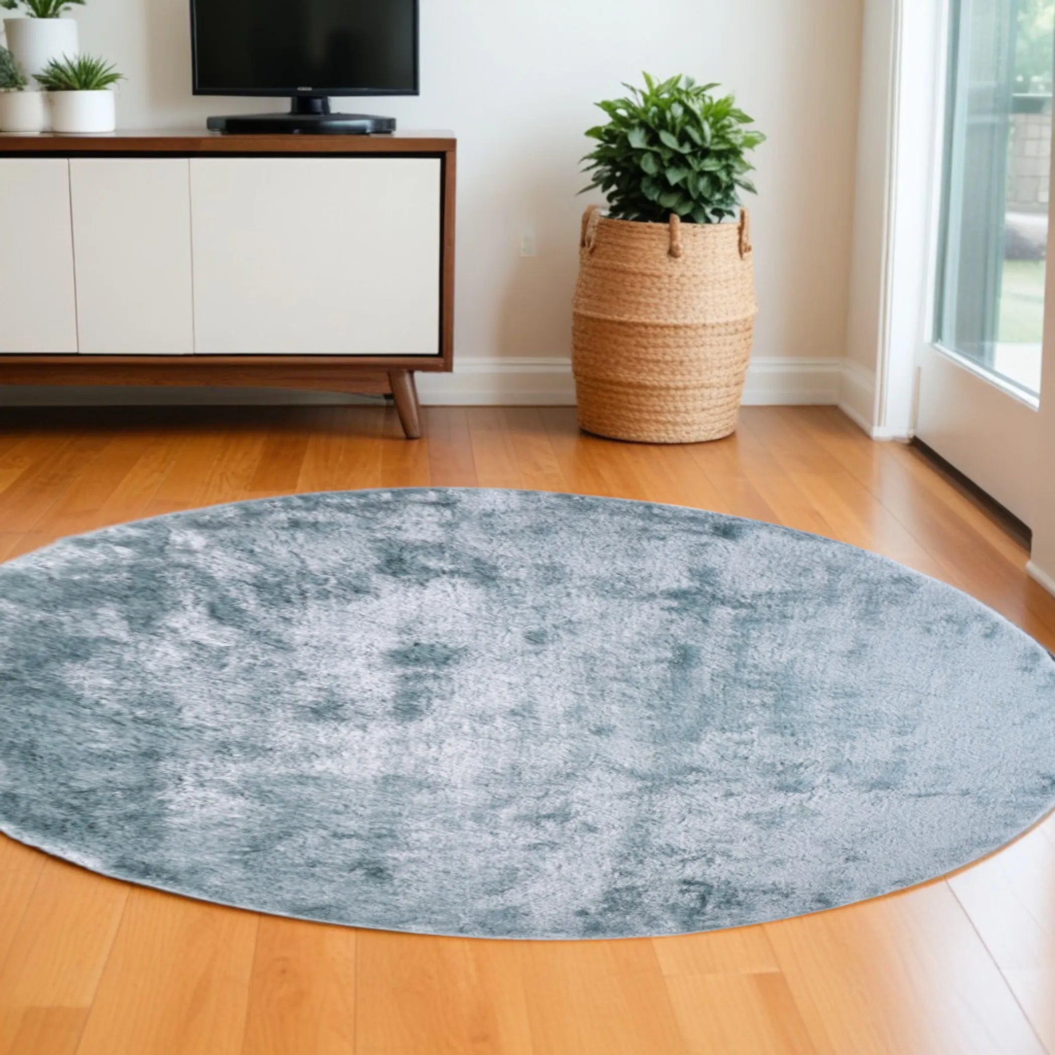 8' Blue and Silver Shag Hand Tufted Round Rug